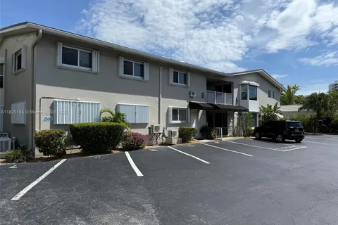 2501 N Ocean Blvd # 19, Pompano Beach FL 33062