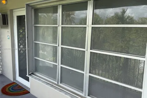 2501 N Ocean Blvd # 19, Pompano Beach FL 33062