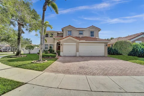 1379 NW 166th Ave, Pembroke Pines FL 33028