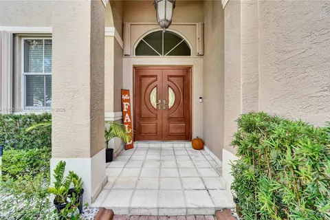 1379 NW 166th Ave, Pembroke Pines FL 33028