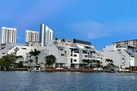 440 Poinciana Dr # 1615, Sunny Isles Beach FL 33160