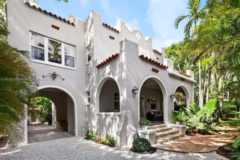 58 NE 44th St, Miami FL 33137