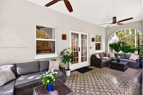58 NE 44th St, Miami FL 33137