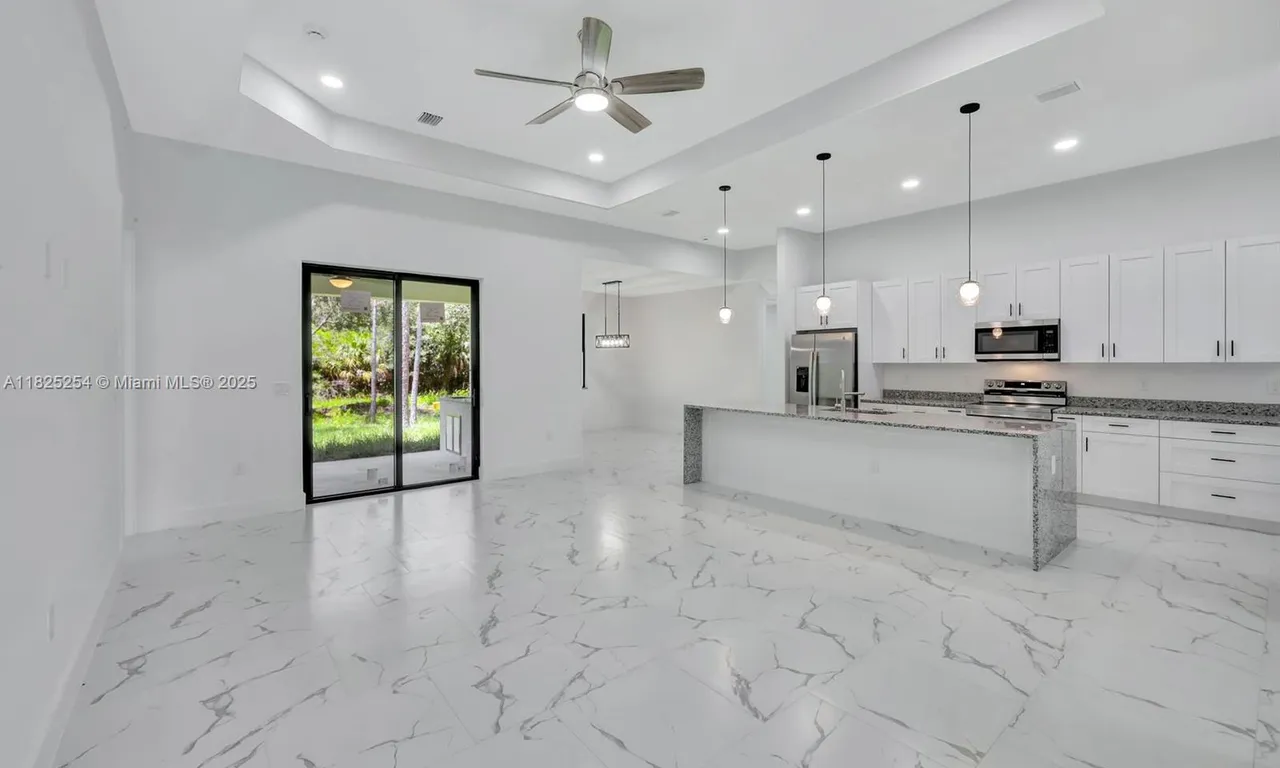 2407 Jetridge St, Other City - In The State Of Florida FL 33920