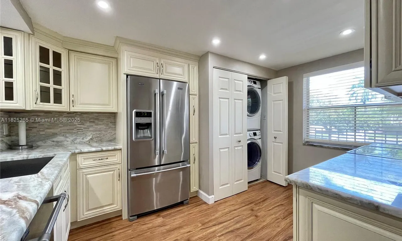 7340 Lake Cir Dr # 207, Margate FL 33063
