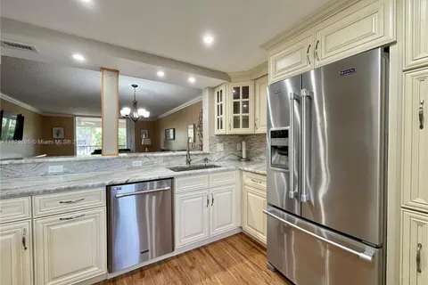 7340 Lake Cir Dr # 207, Margate FL 33063