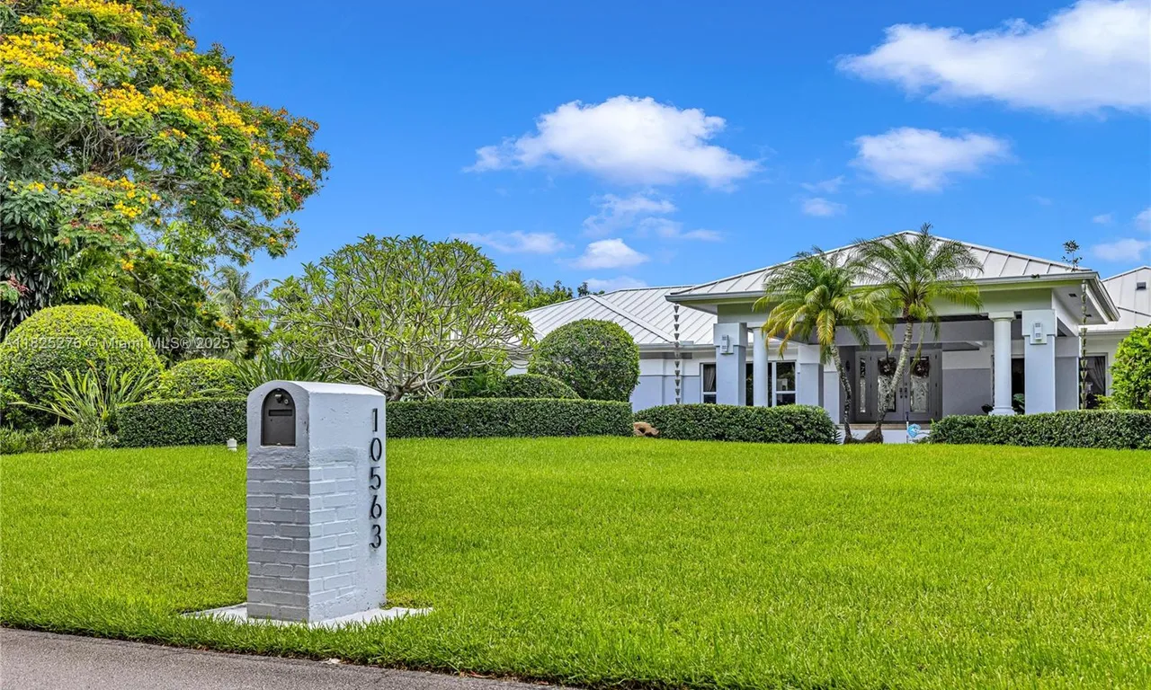 10563 SW 92nd Ave, Miami FL 33176