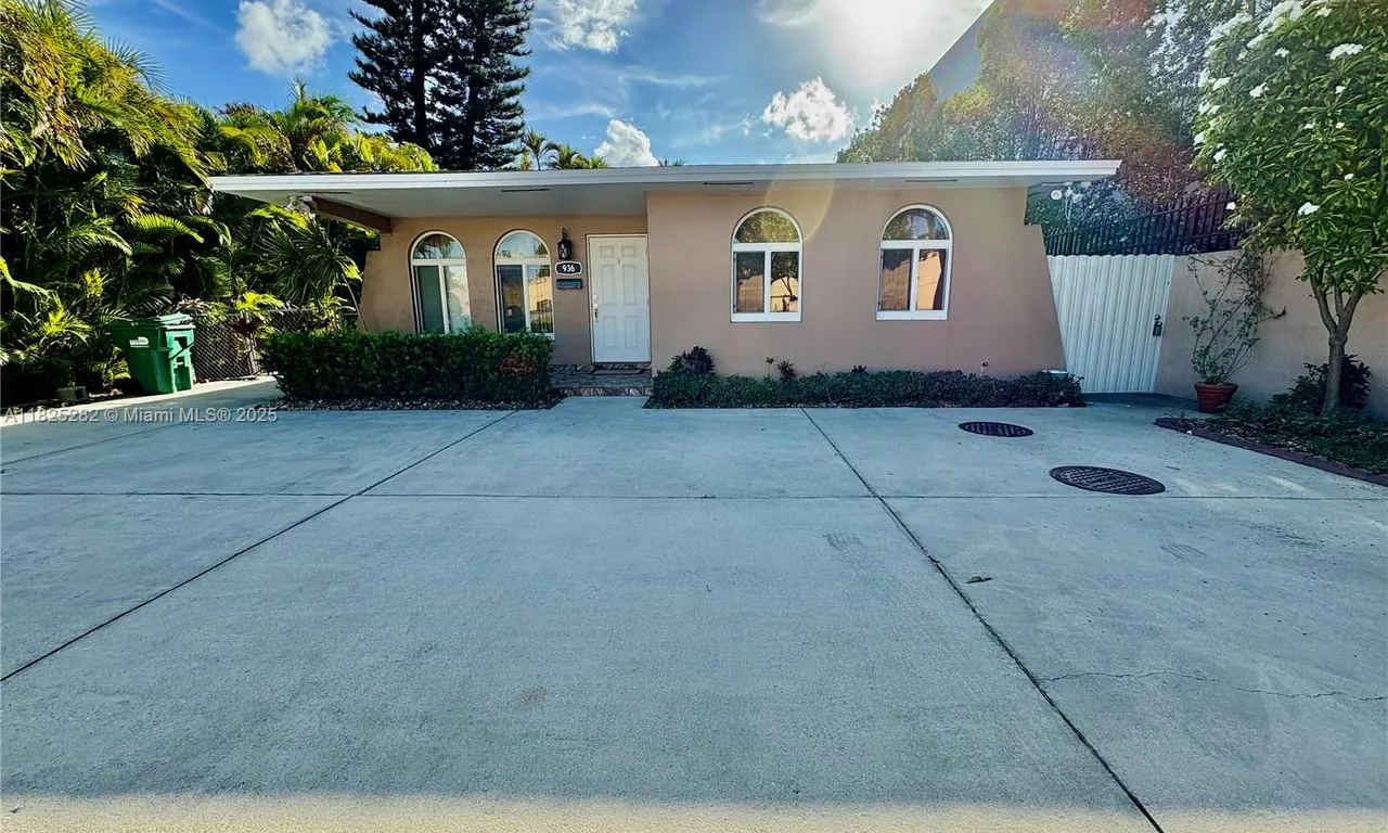 936 SW 68th Ave, Miami FL 33144