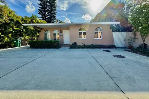 936 SW 68th Ave, Miami FL 33144