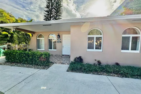 936 SW 68th Ave, Miami FL 33144