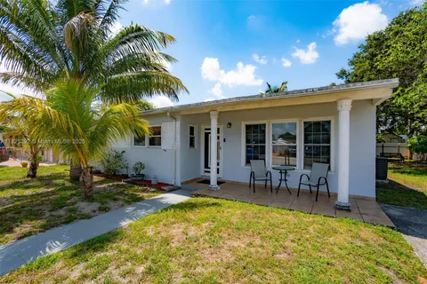 3610 NW 171st St, Miami Gardens FL 33056