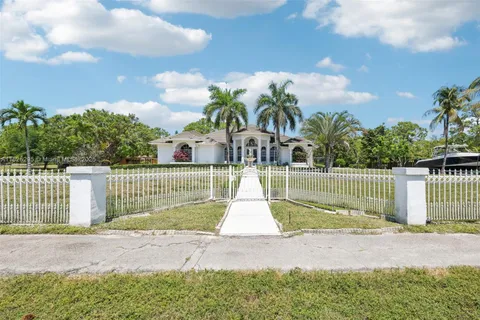 14387 Temple Blvd, Palm Beach FL 33470