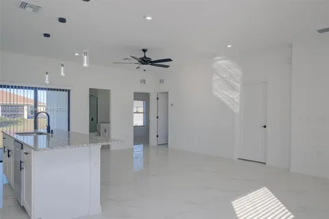 2107 JEFFERSON AVE, Other City - In The State Of Florida FL 33920
