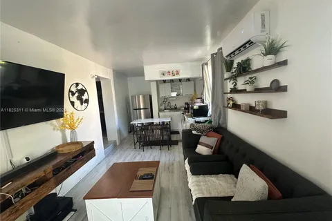 510 NW 146th St # 2, Miami FL 33168