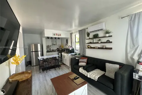 510 NW 146th St # 2, Miami FL 33168