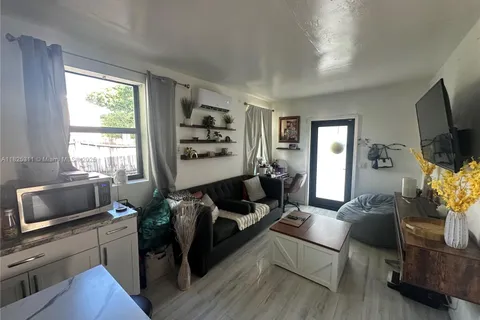 510 NW 146th St # 2, Miami FL 33168