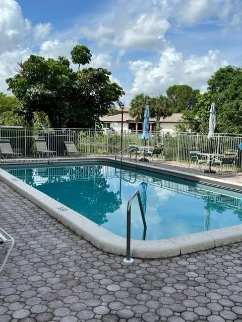 405 S Pine Island Rd # 108D, Plantation FL 33324