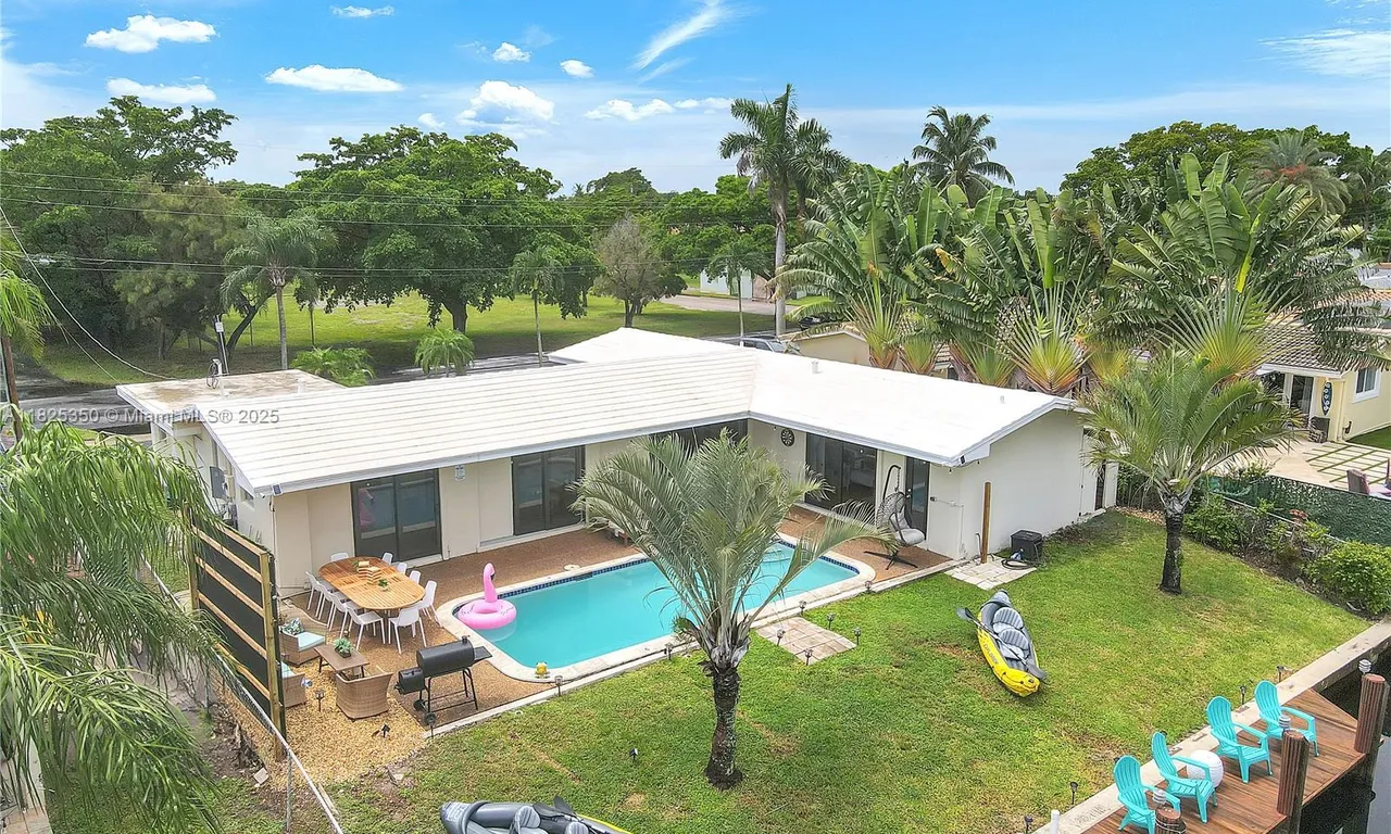 151 SE 9th Ct, Pompano Beach FL 33060