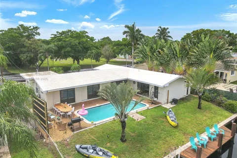 151 SE 9th Ct, Pompano Beach FL 33060