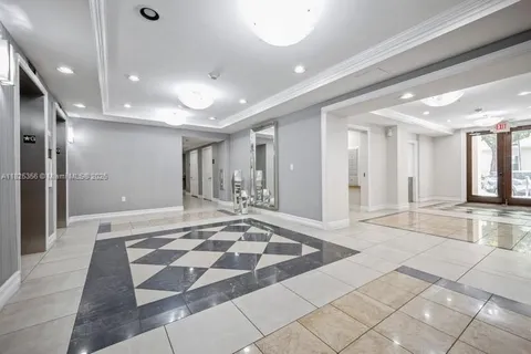 1900 Van Buren St # 119B, Hollywood FL 33020