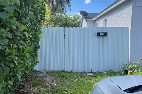 2330 Harding St Rear, Hollywood FL 33020