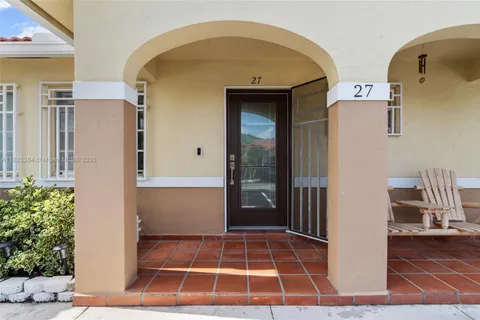 7101 W 24th Ave # 27, Hialeah FL 33016