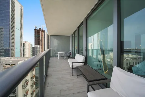 460 NE 28th street # 2407, Miami FL 33137