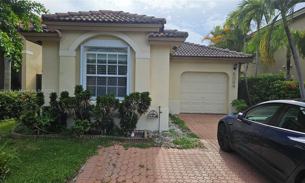 5084 NW 112th Ct, Doral FL 33178