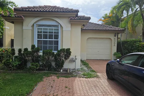 5084 NW 112th Ct, Doral FL 33178