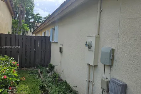 5084 NW 112th Ct, Doral FL 33178