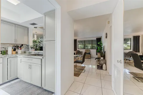 1333 E Hallandale Beach Blvd # 311, Hallandale Beach FL 33009