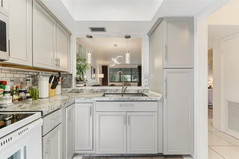 1333 E Hallandale Beach Blvd # 311, Hallandale Beach FL 33009