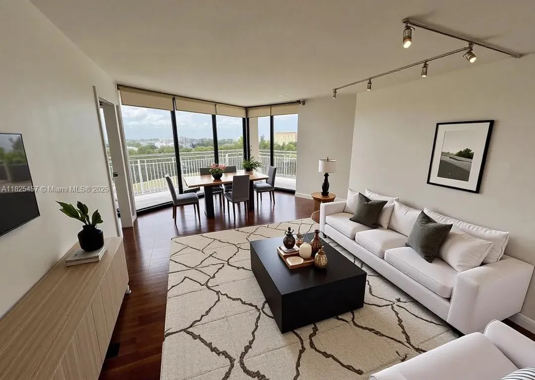 1000 Quayside Ter # 1009, Miami FL 33138