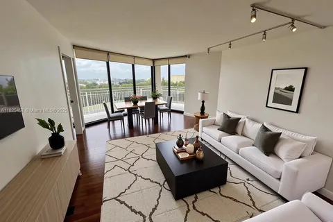 1000 Quayside Ter # 1009, Miami FL 33138