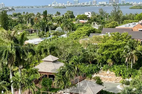 1000 Quayside Ter # 1009, Miami FL 33138