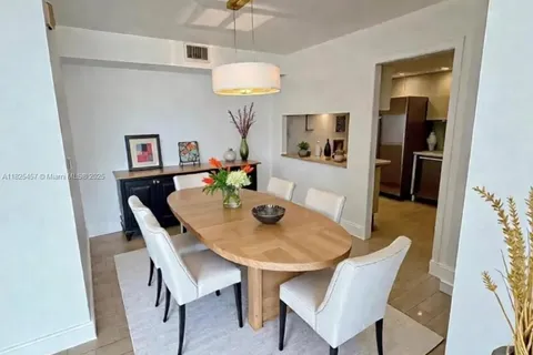 1000 Quayside Ter # 1009, Miami FL 33138