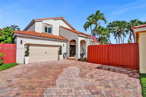 8931 SW 5th St, Miami FL 33174