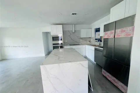 912 NE 2nd Ct # 0, Hallandale Beach FL 33009