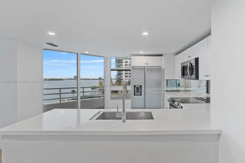 555 NE 34th St # 2401, Miami FL 33137