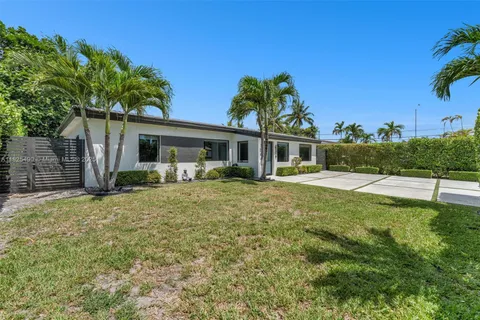 18440 NE 20th Ct, North Miami Beach FL 33179