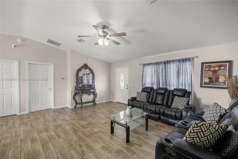 28 HEMLOCK RADIAL, Ocala FL 34472