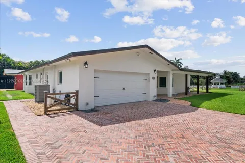 1550 NW 114th Ave, Plantation FL 33323