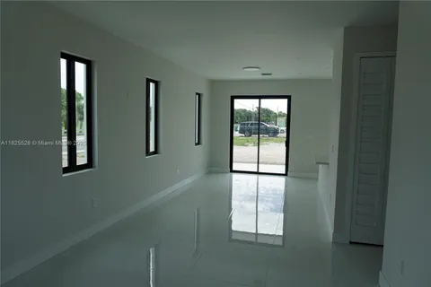 21919 SW 124 AVE, Miami FL 33170