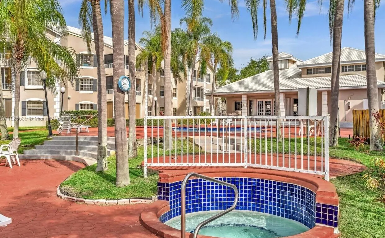 2820 N Oakland Forest Dr # 308, Oakland Park FL 33309