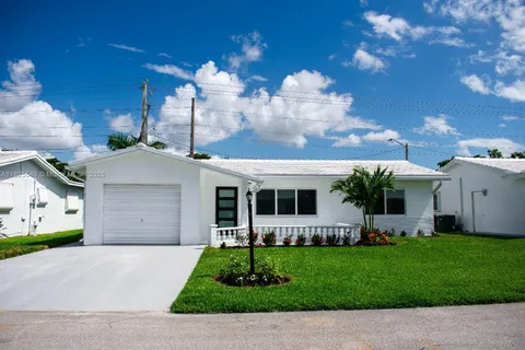 1009 Leisure Ln, Boynton Beach FL 33426