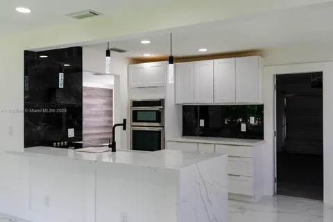 1009 Leisure Ln, Boynton Beach FL 33426