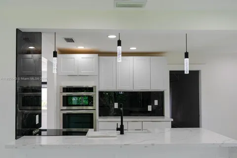 1009 Leisure Ln, Boynton Beach FL 33426
