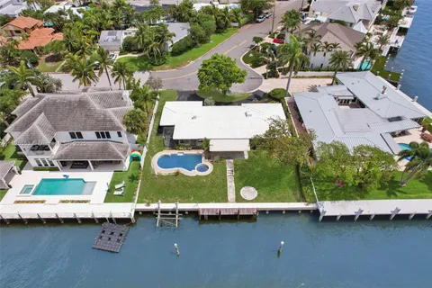 2756 NE 18th St, Fort Lauderdale FL 33305