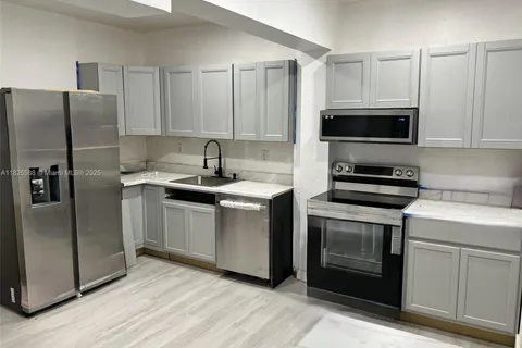 1821 NW 185th St, Miami Gardens FL 33056