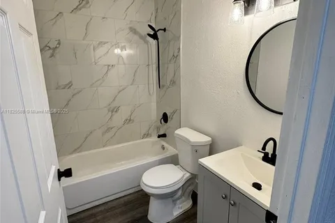 1821 NW 185th St, Miami Gardens FL 33056